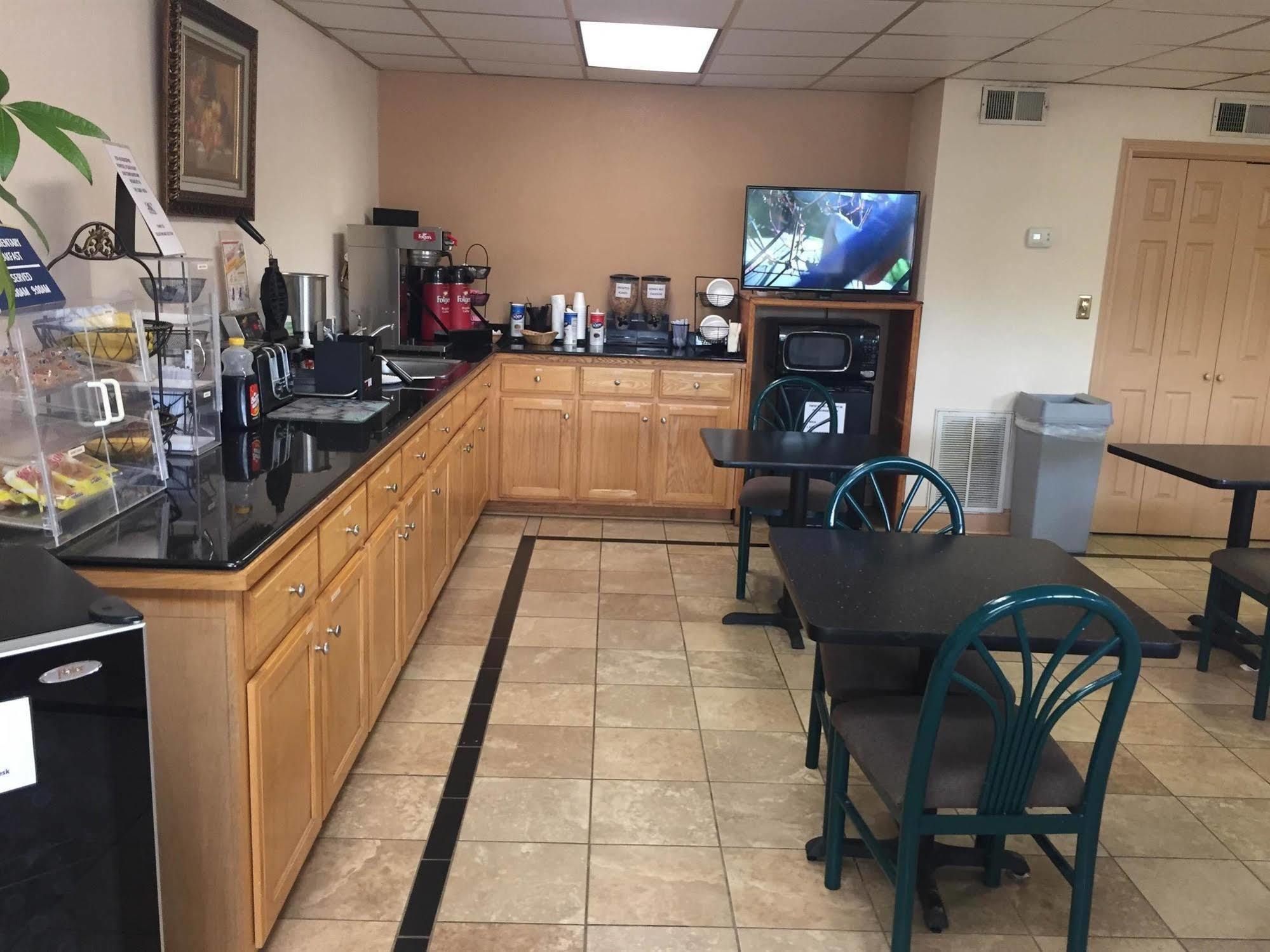 Deluxe Inn And Suites York Esterno foto